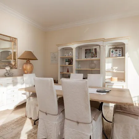 2-br By The Beaches Magical Sea View Apartment