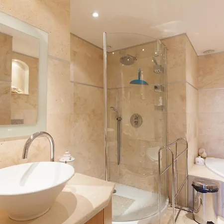 Apartment 2-br By The Beaches Magical Sea View Cannes