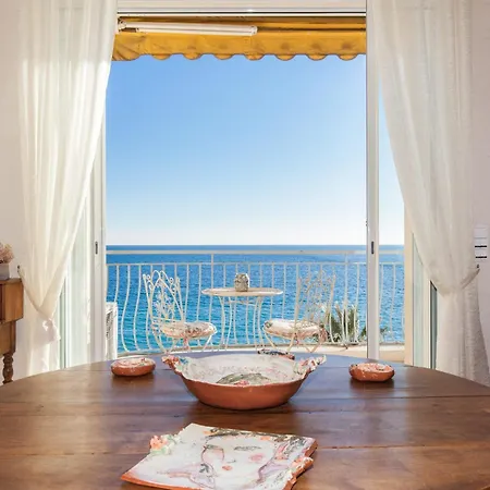 Apartment 2-br By The Beaches Magical Sea View